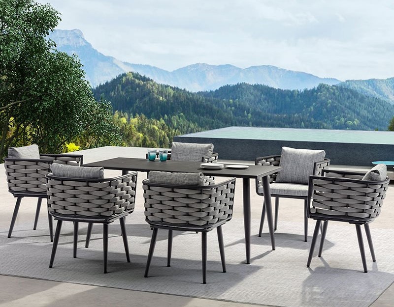​Explore Outdoor Dining Tables and Chairs for Memorable Al Fresco Experiences